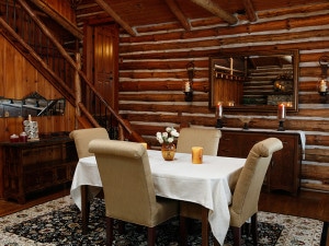 dining table in log cabin