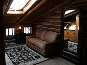 lee sitting area at chalet of canandaigua