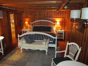 woodsview bedroom at chalet of canandaigua